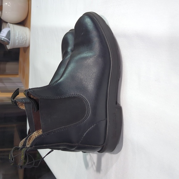 Blundstone Chelsea Boots - Picture 2 of 9